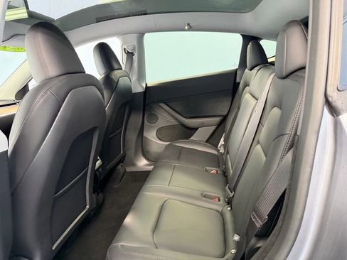 Used 2024 Tesla Model Y 2WD image 7