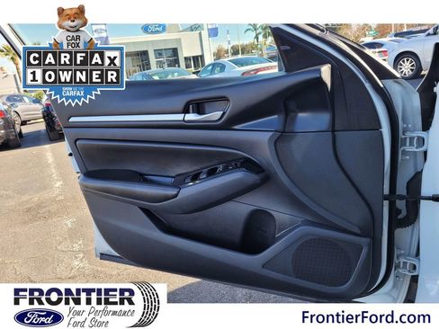 Used 2023 Nissan Altima 2.5 SV image 14