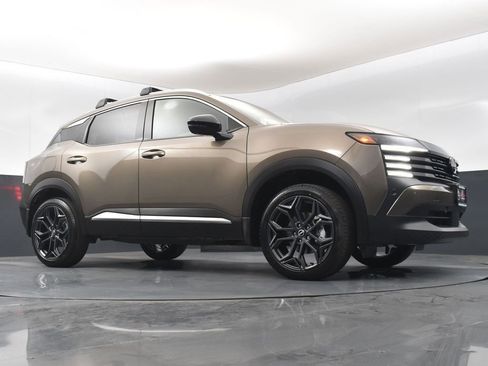 New 2026 Nissan Kicks SR w/ Illumination Package AWD/4WD image 36