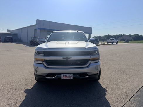 Used 2018 Chevrolet Silverado 1500 LT w/ Texas Edition AWD/4WD image 3