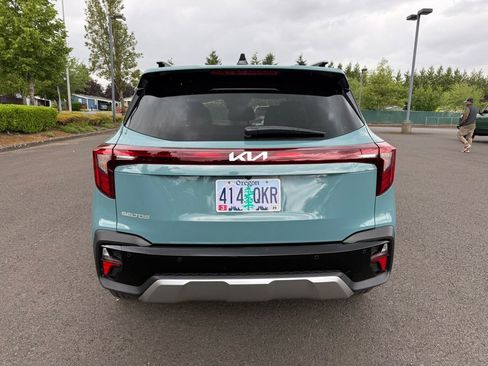 Used 2025 Kia Seltos EX FWD image 6