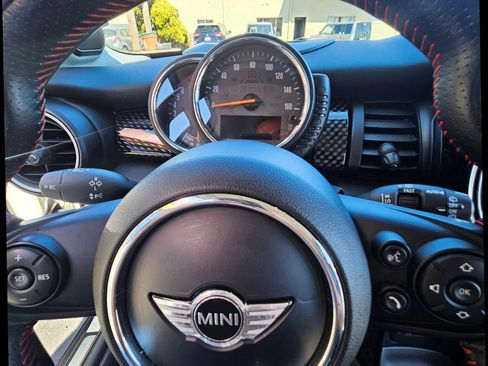 Used 2015 MINI Cooper S image 16