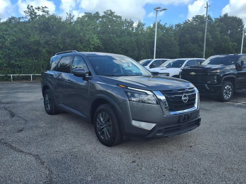 Used 2025 Nissan Pathfinder SV FWD image 20