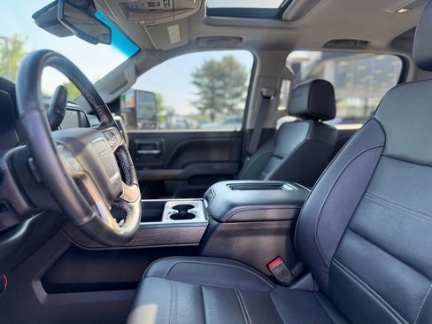 Used 2019 GMC Sierra 2500 Denali w/ Duramax Plus Package AWD/4WD image 14