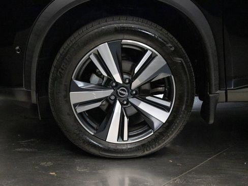 Used 2023 Nissan Rogue SL w/ SL Premium Package image 8