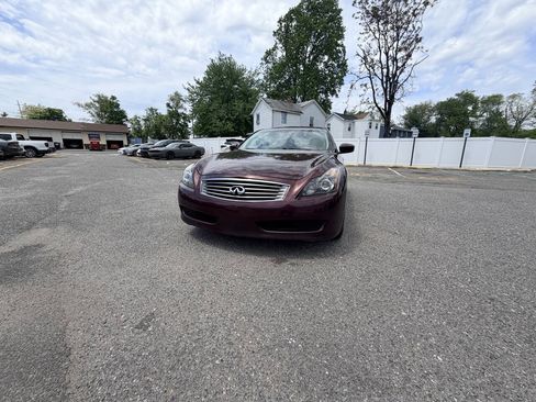 Used 2009 INFINITI G37 Convertible w/ Premium Pkg RWD image 2