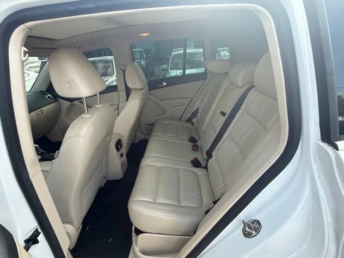 Used 2017 Volkswagen Tiguan SEL FWD image 29