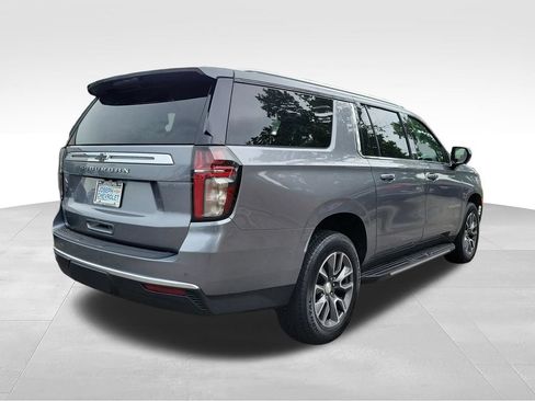 Used 2022 Chevrolet Suburban LS w/ Driver Alert Package AWD/4WD image 4