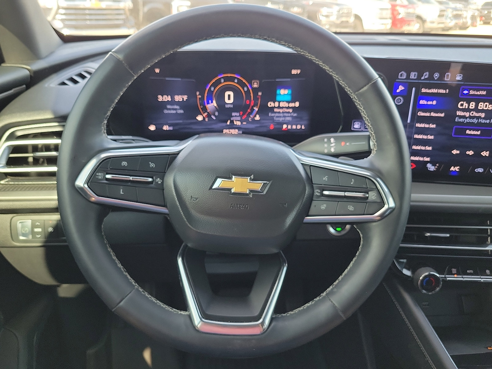 Used 2024 Chevrolet Traverse LT FWD image 18