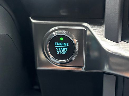 Certified 2022 Ford F150 Lariat AWD/4WD image 34