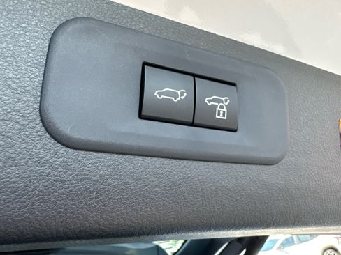 Used 2026 Lexus TX 500h AWD w/ Technology Package image 17