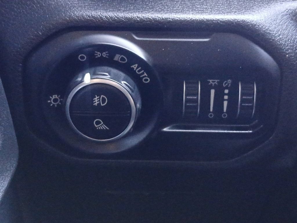 Used 2021 Jeep Gladiator Mojave AWD/4WD image 12
