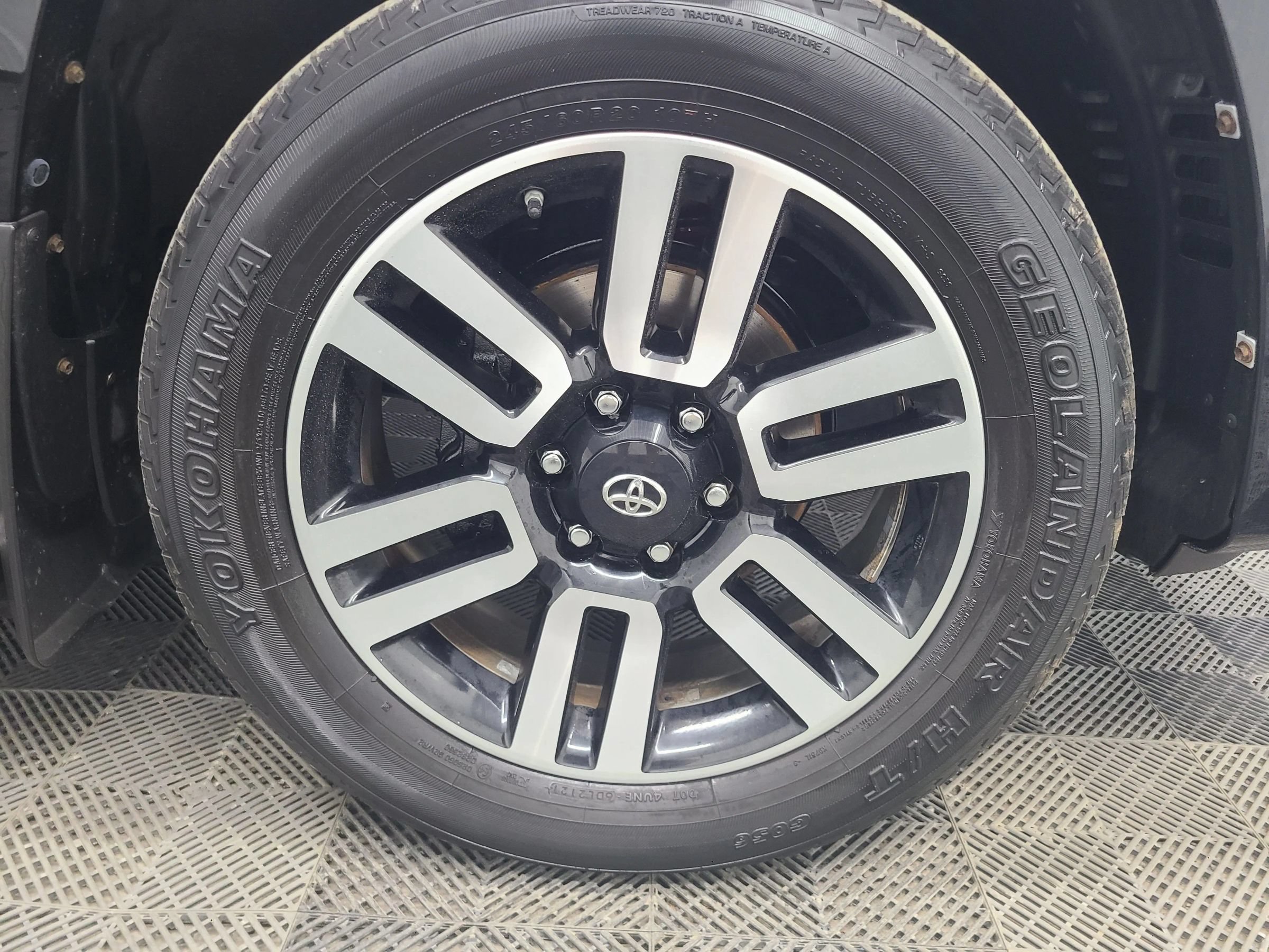 Used 2017 Toyota 4Runner Limited AWD/4WD image 15