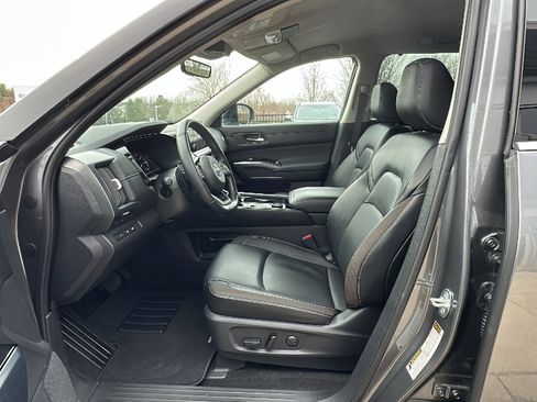 Certified 2023 Nissan Pathfinder SL image 11