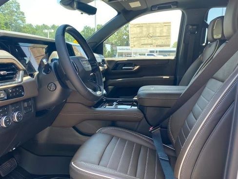 New 2026 GMC Yukon Denali Ultimate w/ LPO, Illumination Package AWD/4WD image 13