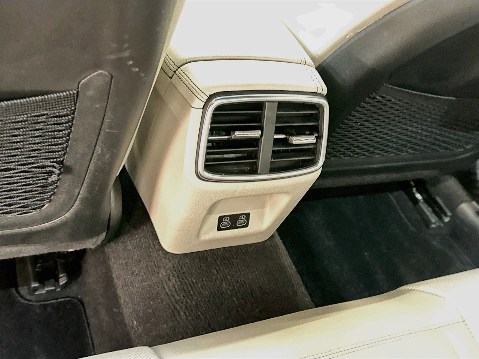 Used 2025 Genesis G70 2.5T AWD/4WD image 28