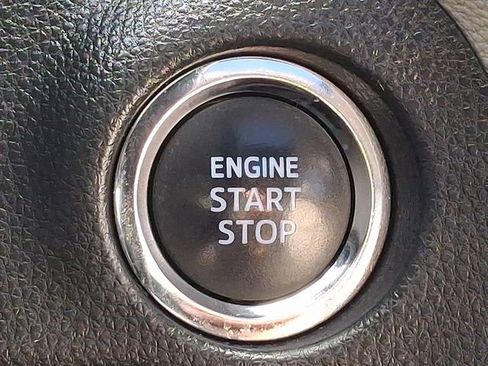 Used 2019 Toyota RAV4 Limited image 27