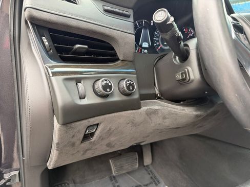 Used 2018 Cadillac Escalade Platinum AWD/4WD image 19