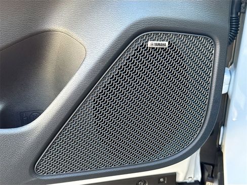 New 2026 Mitsubishi Outlander SE image 18