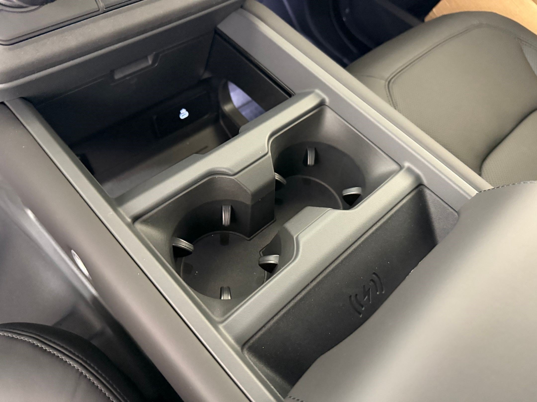 New 2026 Land Rover Defender 110 S AWD/4WD image 17