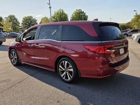 Used 2023 Honda Odyssey Touring image 3