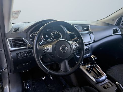 Used 2019 Nissan Sentra SR image 13