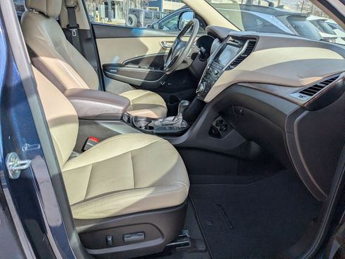 Used 2017 Hyundai Santa Fe SE image 32