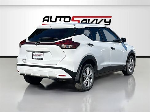 Used 2024 Nissan Kicks S image 7