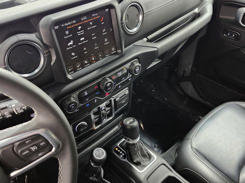 Used 2023 Jeep Wrangler Sahara image 31