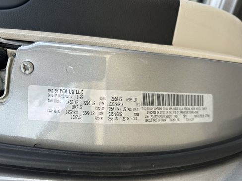 Used 2020 Chrysler Pacifica Limited w/ Advanced Safetytec Group image 24