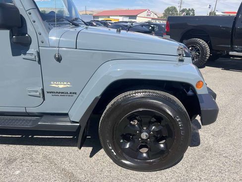 Used 2015 Jeep Wrangler Unlimited Sahara w/ Connectivity Group AWD/4WD image 5