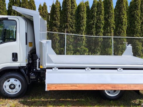 New 2024 Isuzu NPR image 8