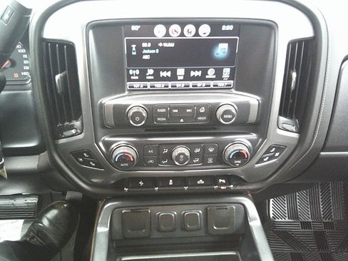 Used 2017 Chevrolet Silverado 1500 LTZ w/ Sport Package AWD/4WD image 18