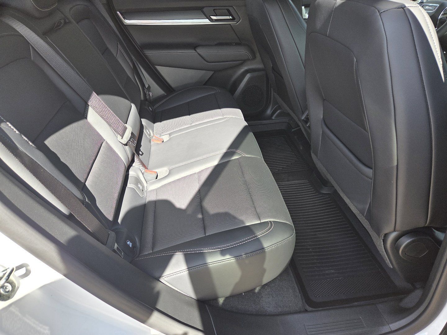 New 2027 GMC Terrain Elevation w/ Elevation Premium Package AWD/4WD image 23