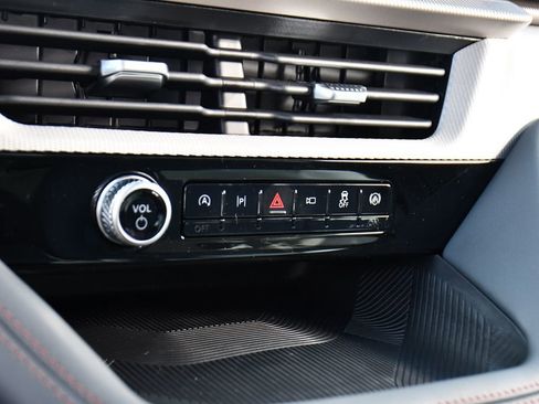 Used 2026 Ford Explorer Active w/ Active Comfort Package image 32