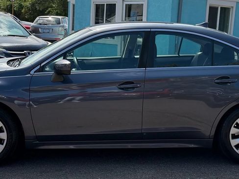 Used 2017 Subaru Legacy 2.5i Premium AWD/4WD image 6