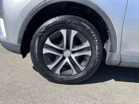 Used 2016 Toyota RAV4 LE image 9
