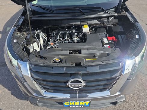 Used 2024 Nissan Pathfinder SV image 23