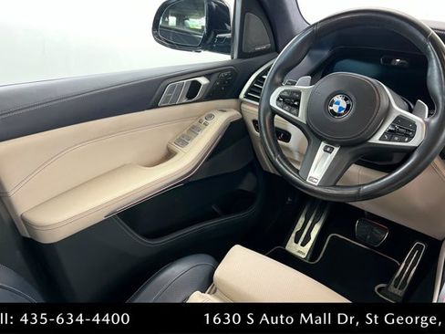 Used 2022 BMW X7 M50i image 11
