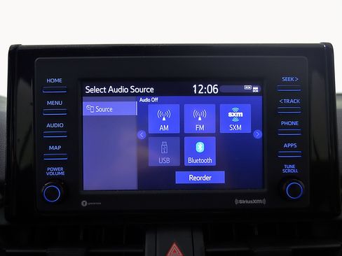 Used 2022 Toyota RAV4 XLE w/ Convenience Package FWD image 28