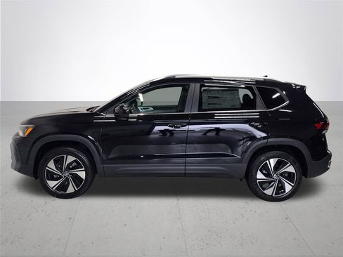 New 2026 Volkswagen Taos SE AWD/4WD image 9