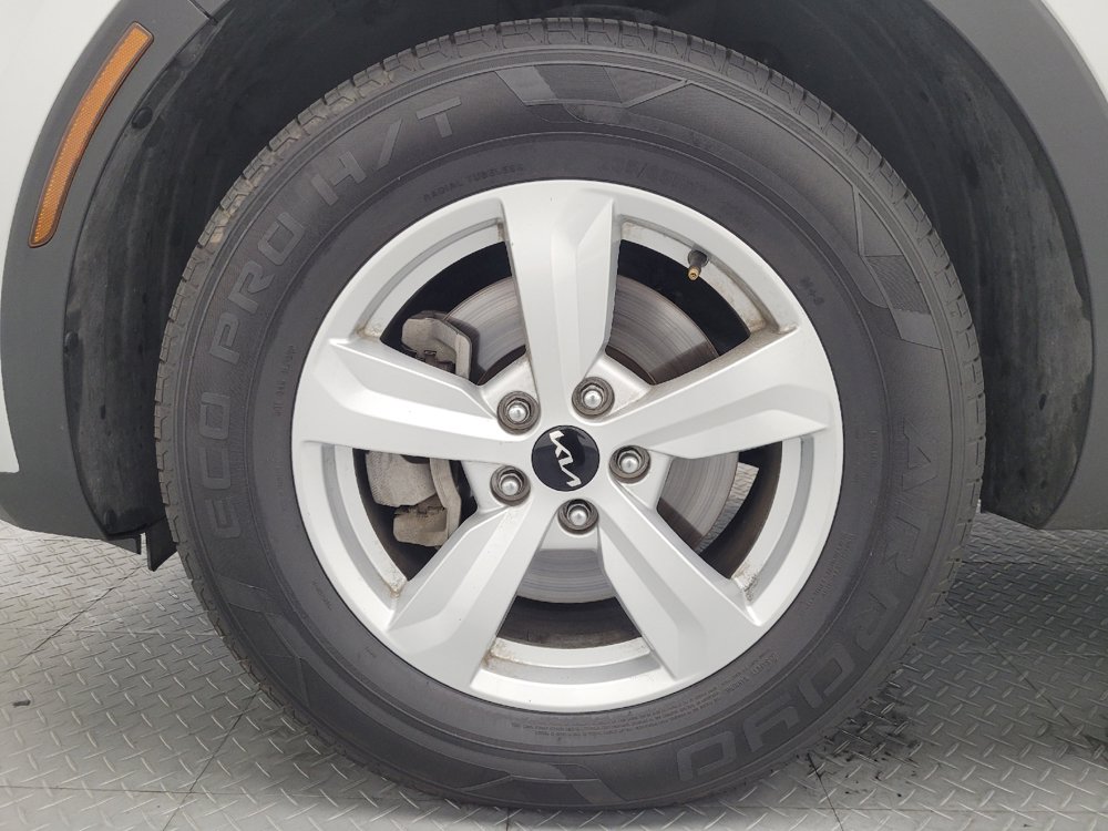 Used 2022 Kia Sorento LX FWD image 31