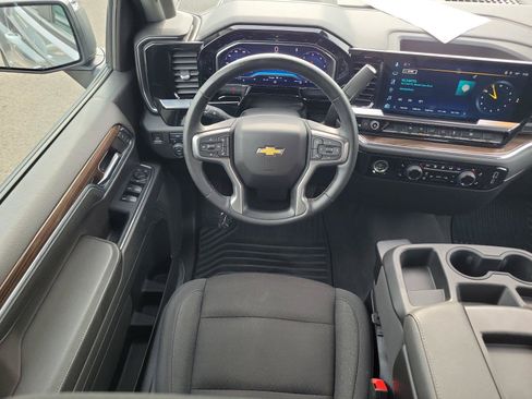 Used 2024 Chevrolet Silverado 1500 LT AWD/4WD image 13