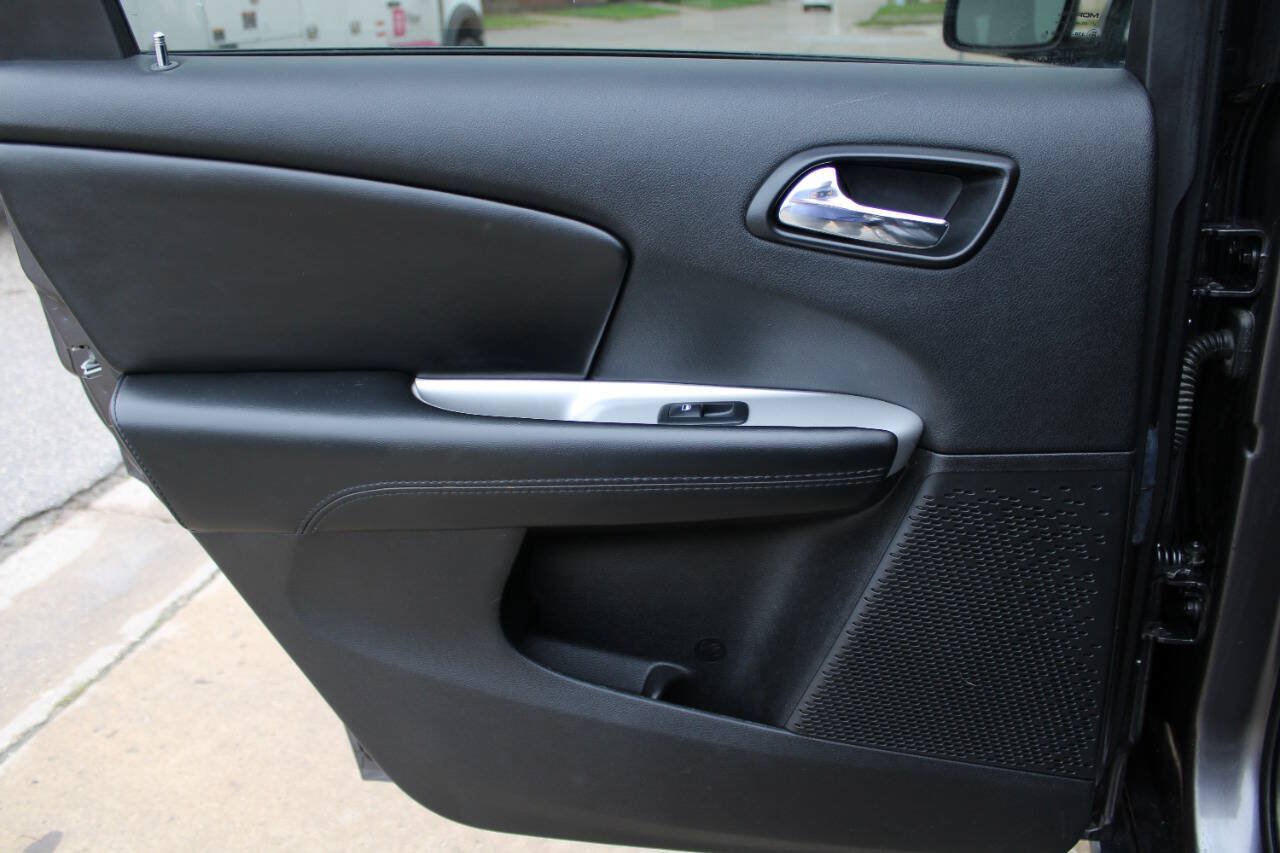 Used 2019 Dodge Journey SE FWD image 10