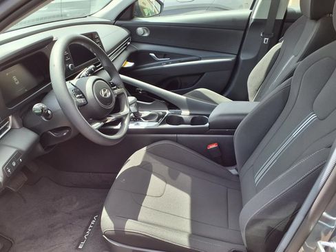 New 2026 Hyundai Elantra Hybrid FWD image 10