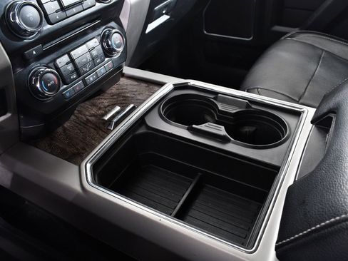 Used 2017 Ford F250 Lariat w/ Chrome Package image 31