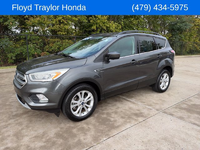 Used 2017 Ford Escape SE w/ Equipment Group 201A AWD/4WD image 1