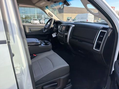 Used 2024 RAM 1500 Classic SLT image 20