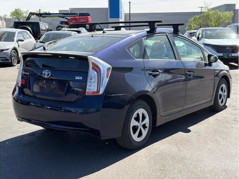 Used 2014 Toyota Prius Two image 2