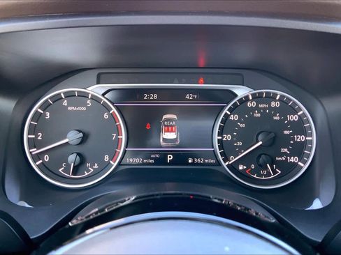 Used 2023 Nissan Rogue SL w/ SL Premium Package image 25